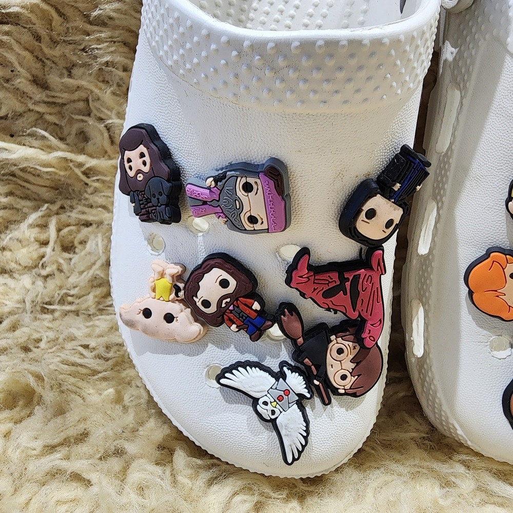 Kids White Clog Sandals Harry Potter Jibbitz Charms Size 30 Slip On Shoes - Picture 7 of 8